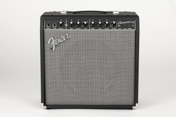 Комбоусилитель для электрогитары FENDER CHAMPION 40